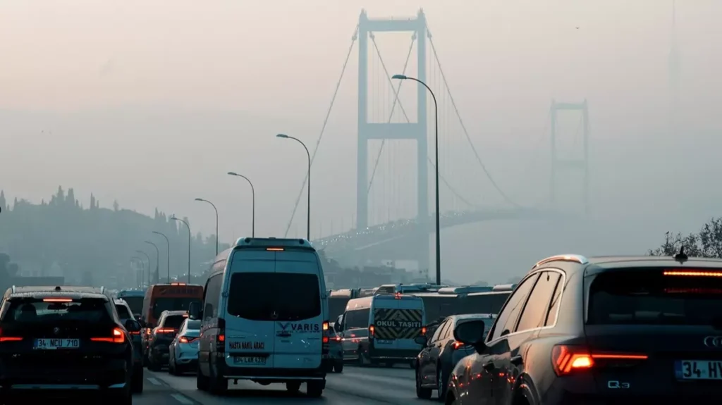 İstanbul’da Sabah Sisi: Şehri Örten Sessiz Perde
